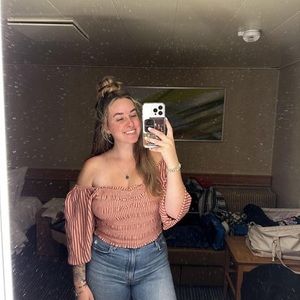 Meet your Posher, Madelynn